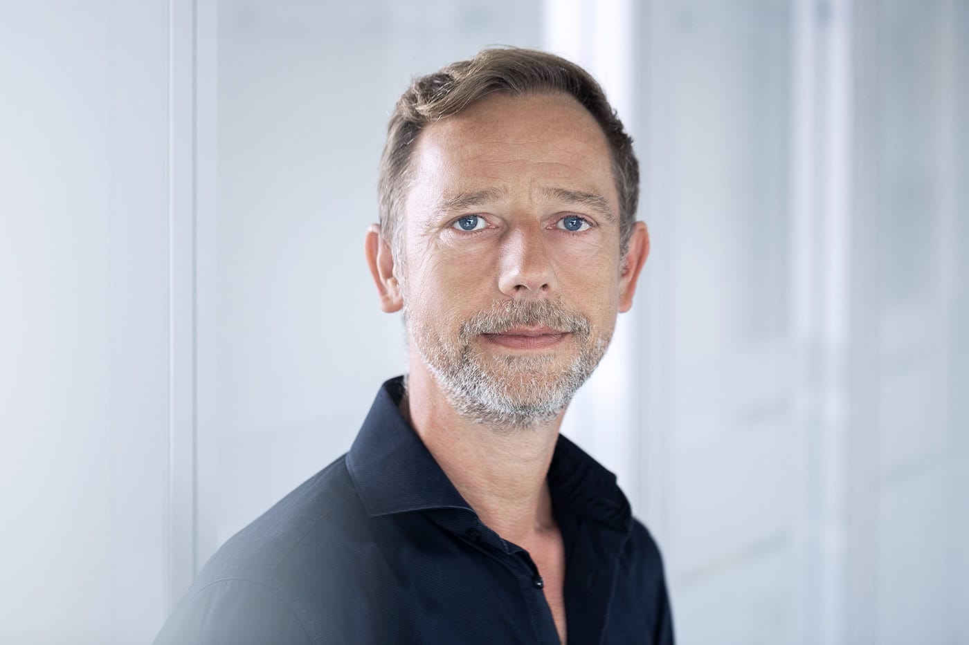 Professionelles Portrait eines Mannes in Köln, Fotograf Michael Zellmer.