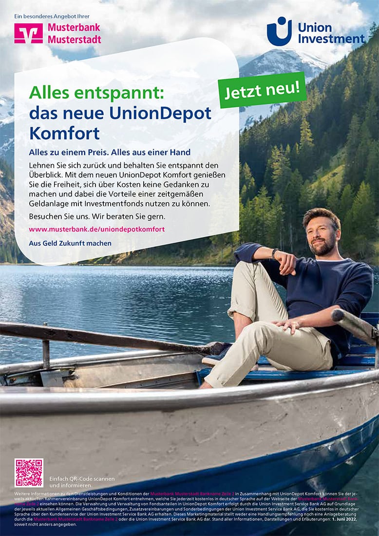 Entspannter Mann in einem Boot auf dem See, Natur, Erholung, Wasser, Freizeit.