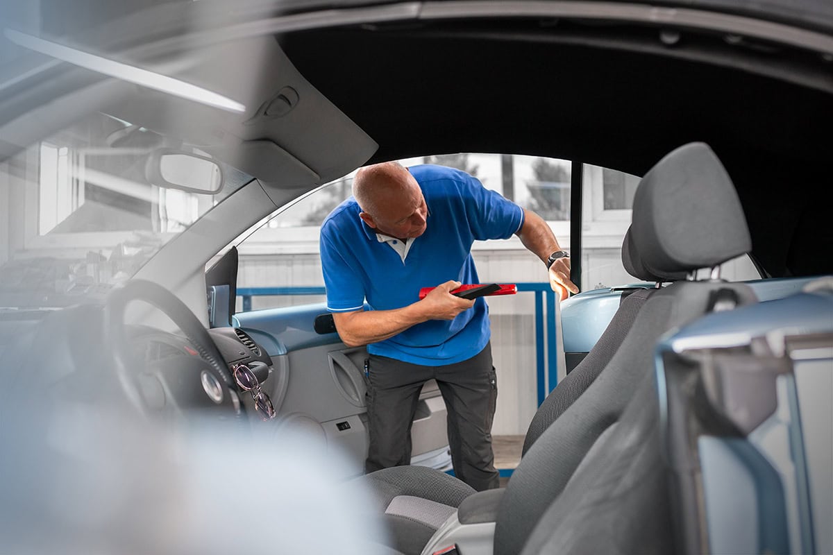 Auto-Reinigung in Köln, professionell, sauber, detailreich, Fahrzeugpflege.